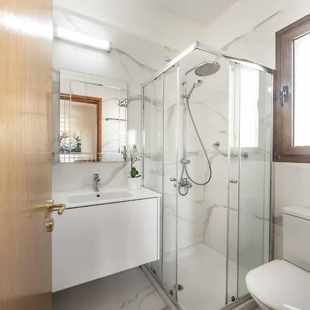 Apollon Zeus Villa Peyia