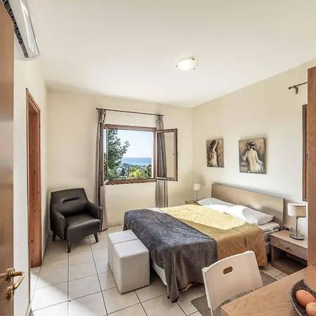 Apollon Zeus Villa Peyia