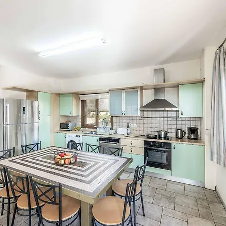 Apollon Zeus * Peyia