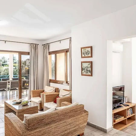 Apollon Zeus * Peyia