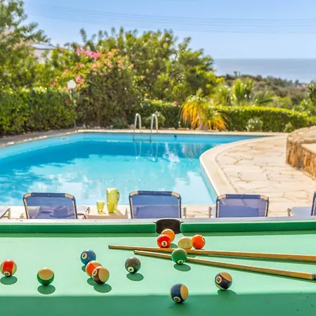 Apollon Zeus Villa *