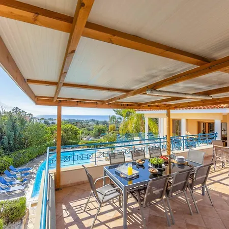 Apollon Zeus Villa Peyia