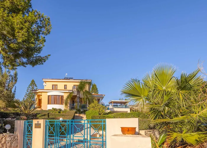 Apollon Zeus Villa *