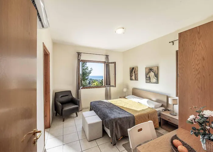 Apollon Zeus Villa Péjia